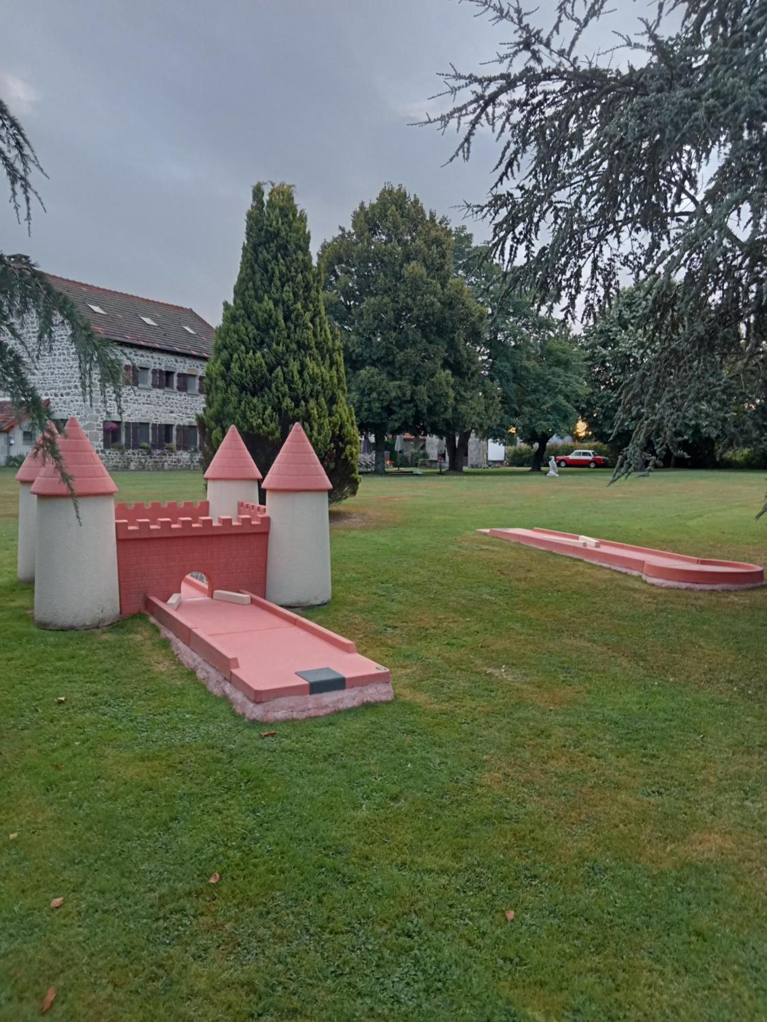 A L'Oree Du Parc Saint-Priest-des-Champs Exteriör bild
