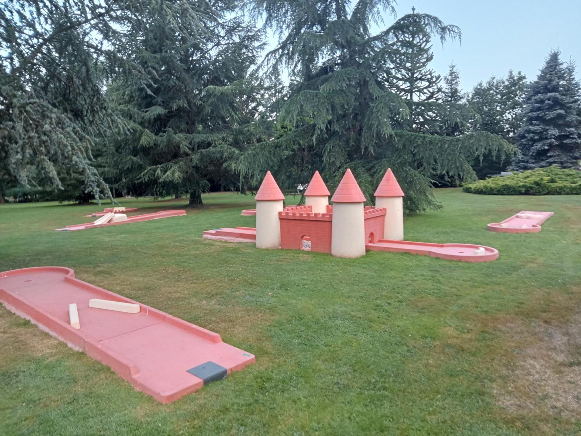 A L'Oree Du Parc Saint-Priest-des-Champs Exteriör bild