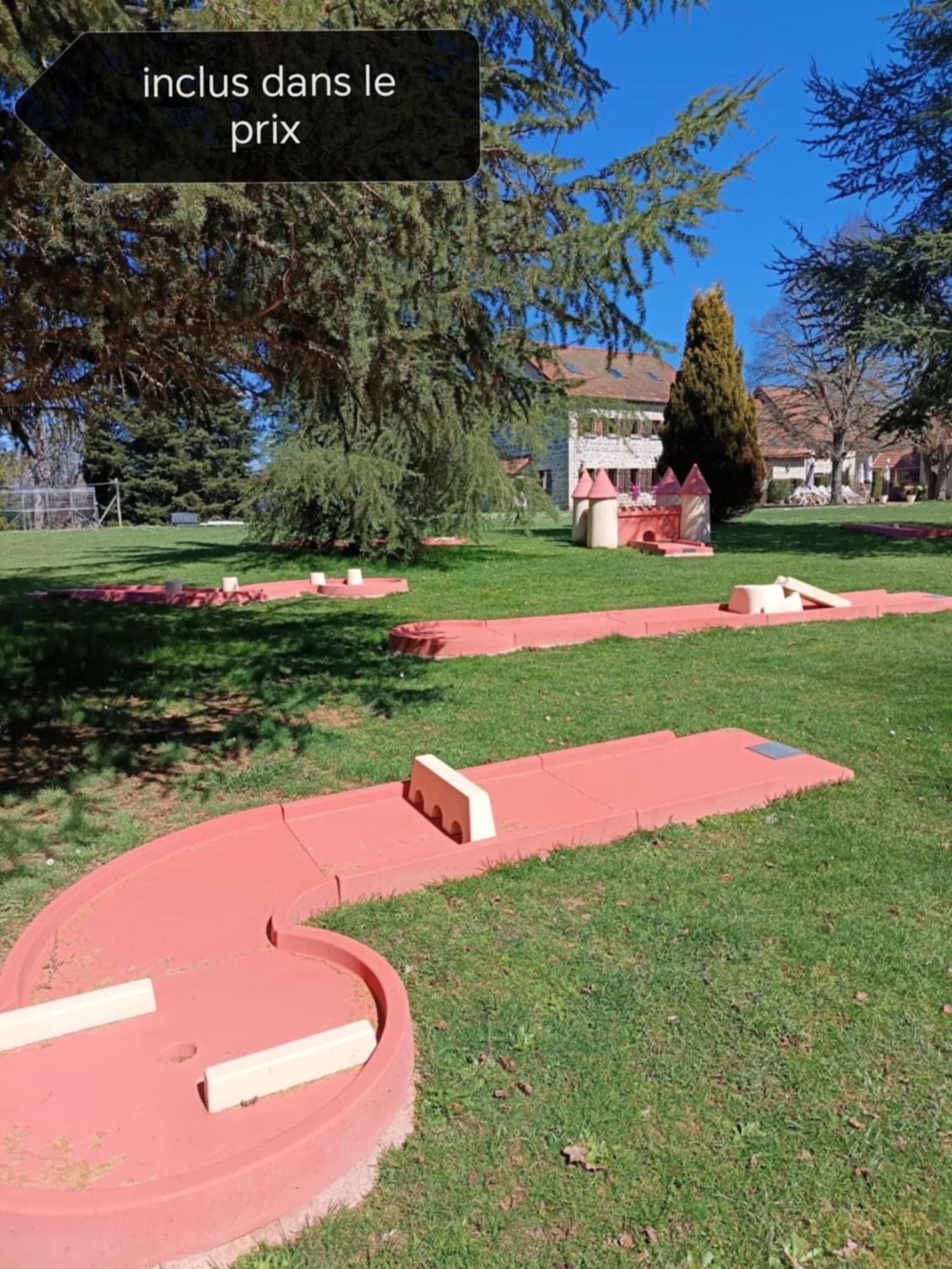 A L'Oree Du Parc Saint-Priest-des-Champs Exteriör bild